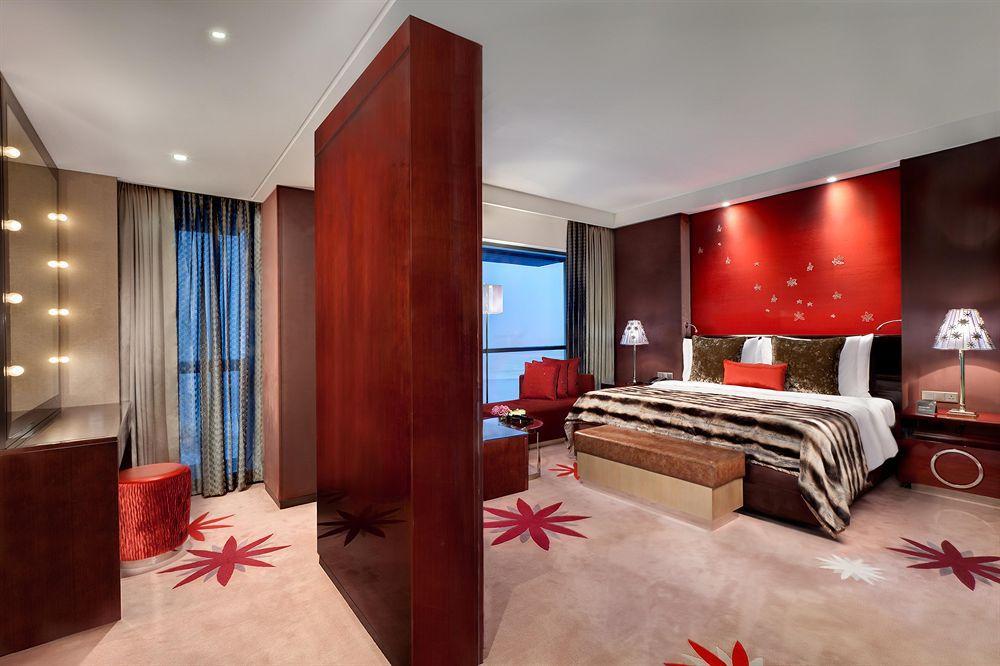 Le Meridien City Centre Bahrain Манама Екстериор снимка A bedroom at the hotel
