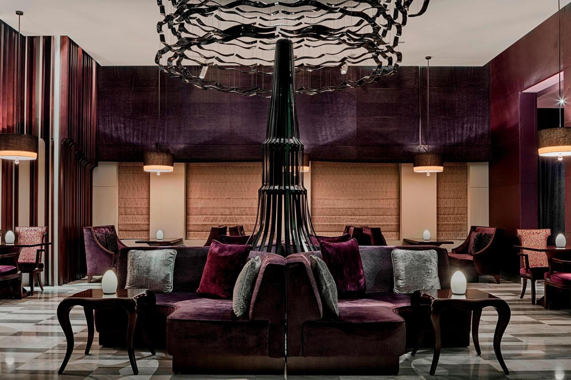 Le Meridien City Centre Bahrain Манама Екстериор снимка The Lounge at The St Regis Mumbai