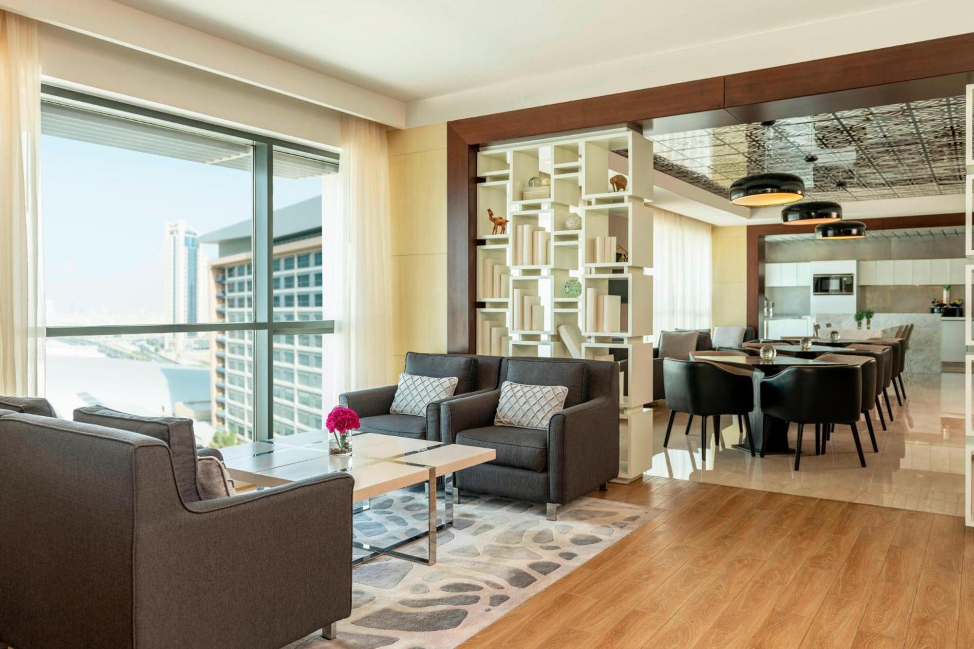 Le Meridien City Centre Bahrain Манама Екстериор снимка Club Lounge at the hotel